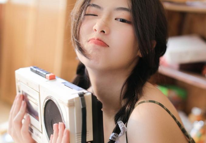 女生*体下**阴毛变黄怎么回事,是不是得了什么病?需要正确认识!