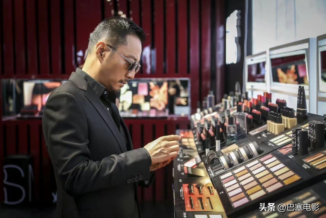 一个敢请，一个敢接，娱乐圈“离大谱”的明星代言，没眼看