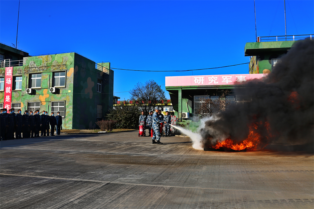 精于业诚于心勤于行,精于心专于业