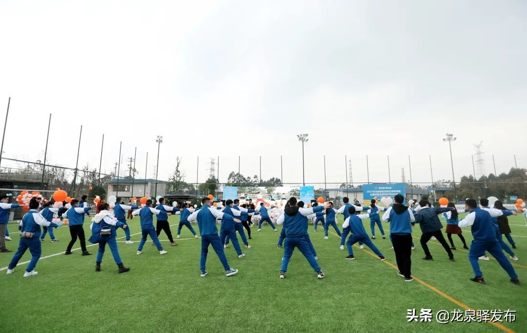 废弃广场变公园,废弃篮球场变身社区休闲广场