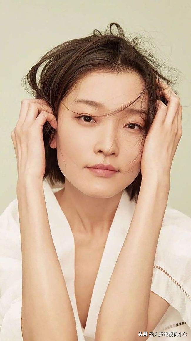 女人脸上有哪三大特征不显老,年纪越大越好看的脸部特征