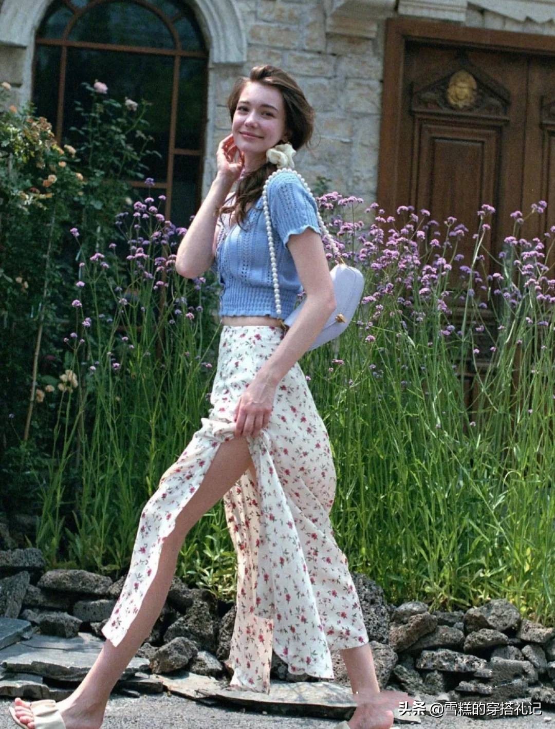 今年流行的八款小碎花裙特减龄,哪一种碎花裙上身减龄还遮肉