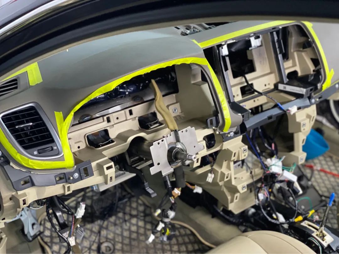 09天籁全车翻新整改多少钱,日产天籁自己撞烂了维修多少钱