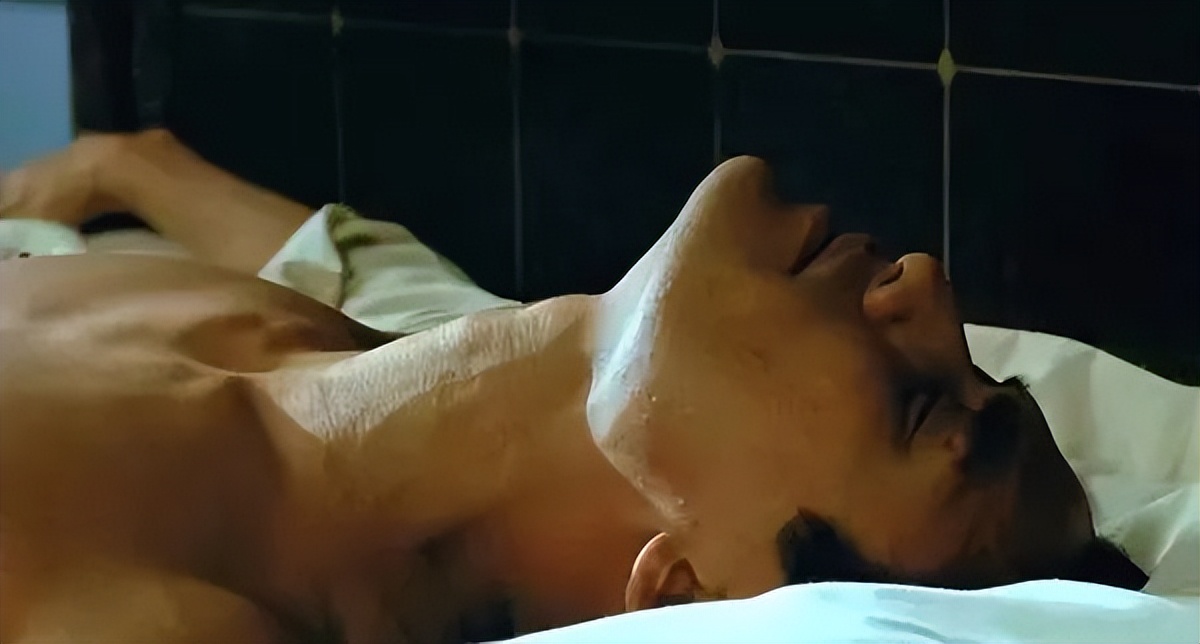 梁家辉亚洲第一美,梁家辉片场秀八块腹肌