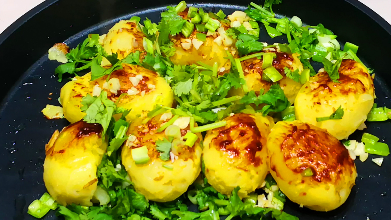 如何储存土豆放置时间长不发芽,刚切好的土豆怎么保存