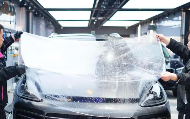 刚贴完膜有水泡怎么办,汽车玻璃膜水泡能消失吗