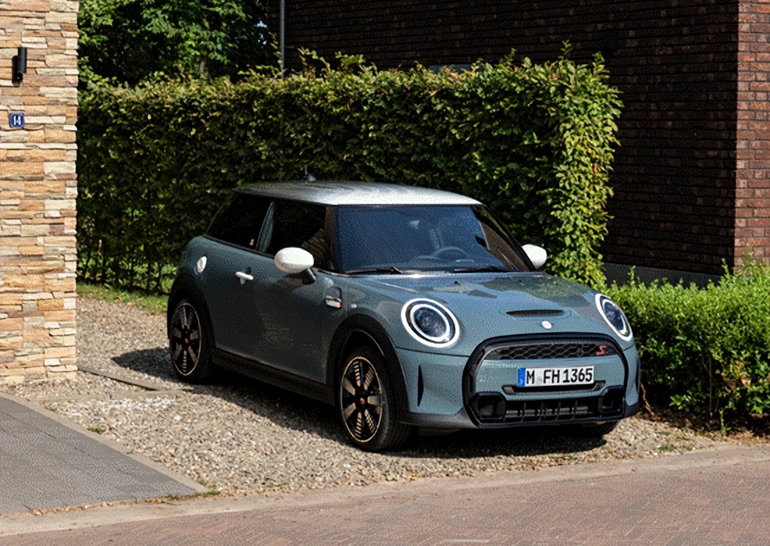 购买汽车推荐哪款车型最好看点,女生买汽车推荐哪款车型比较好点