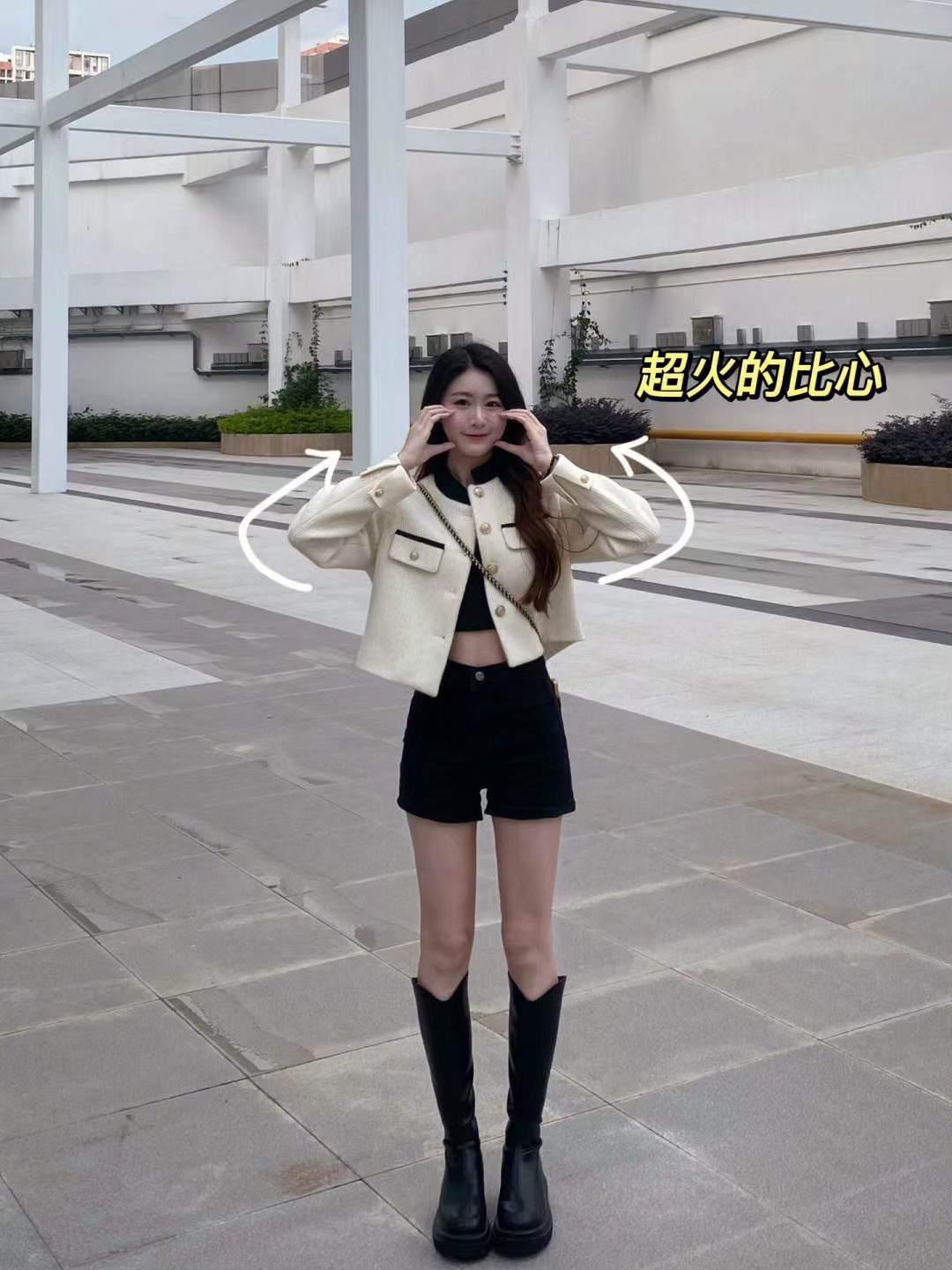 很酷的拍照姿势女生站姿,拍照动作怎么摆最好看站姿女生