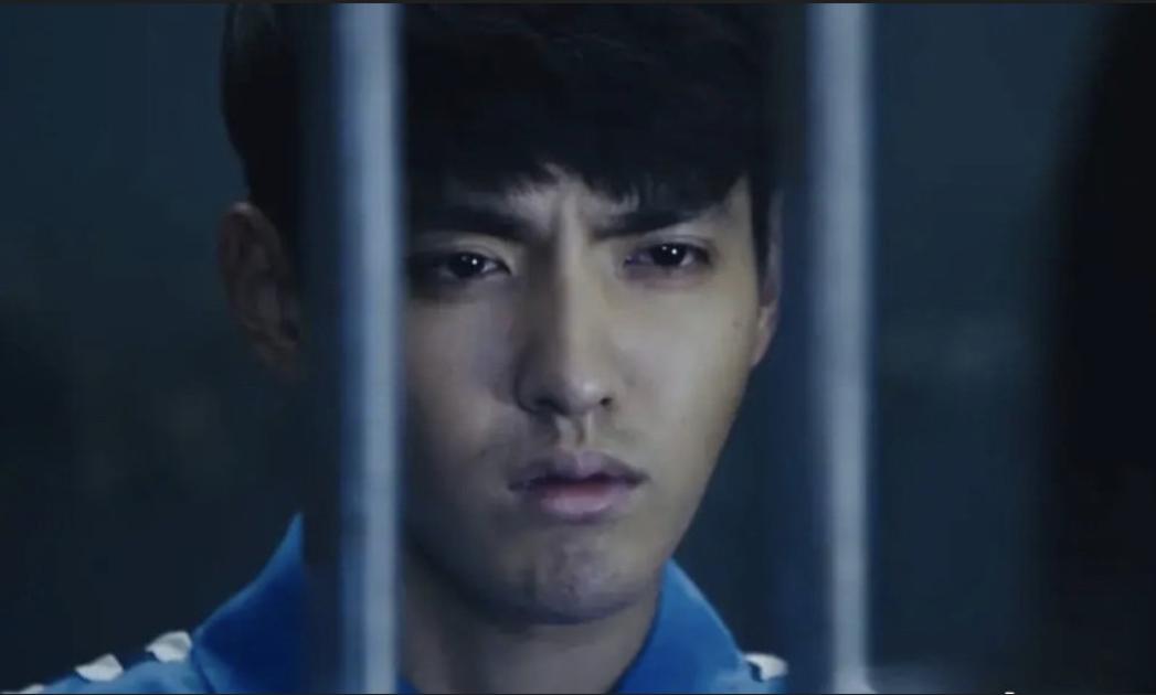 2天10个瓜，离婚、名导移民、恋情曝光、双双出轨…个个都是大瓜