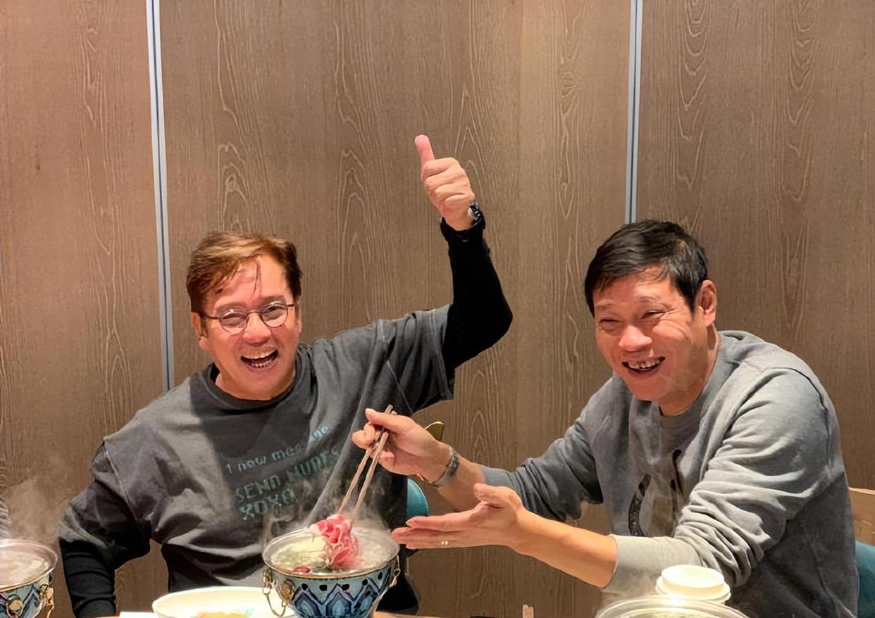 范志毅带三婚娇妻外出游玩,范志毅打拳