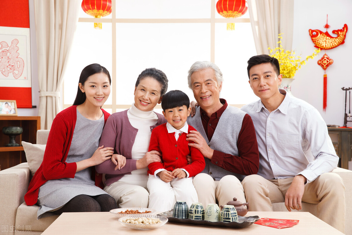 谁言寸草心报得三春晖全诗,谁言寸草心报得三春晖表达了什么