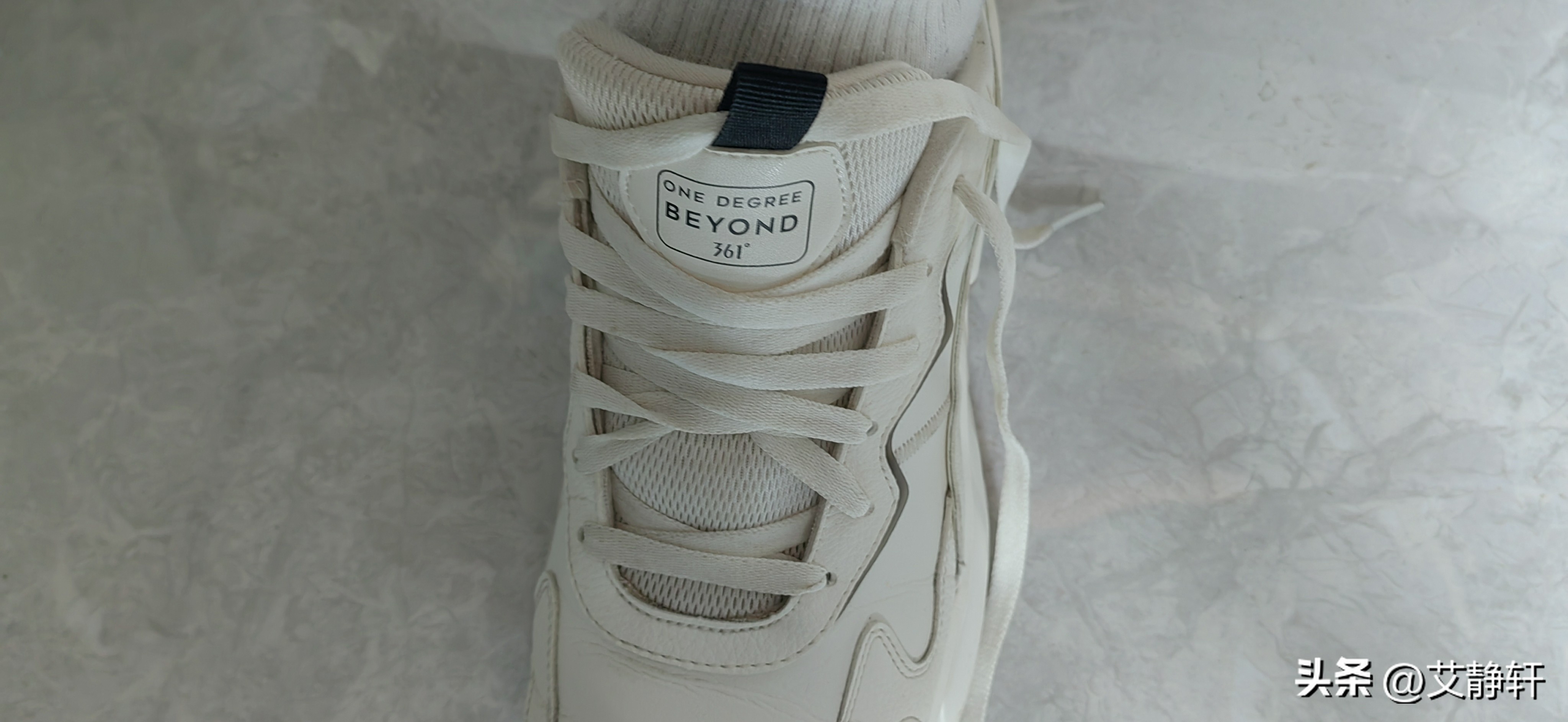 拴鞋子绳子的方法,怎样拴鞋带避免鞋子起褶皱