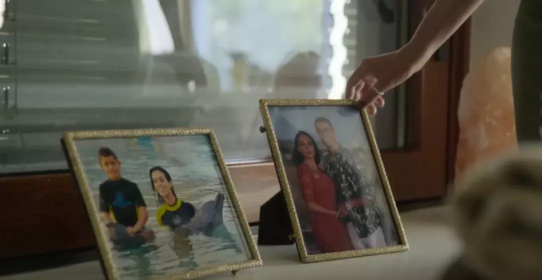 乔治娜晒c罗亲吻她脸颊照,乔治娜晒与c罗合照一生挚爱