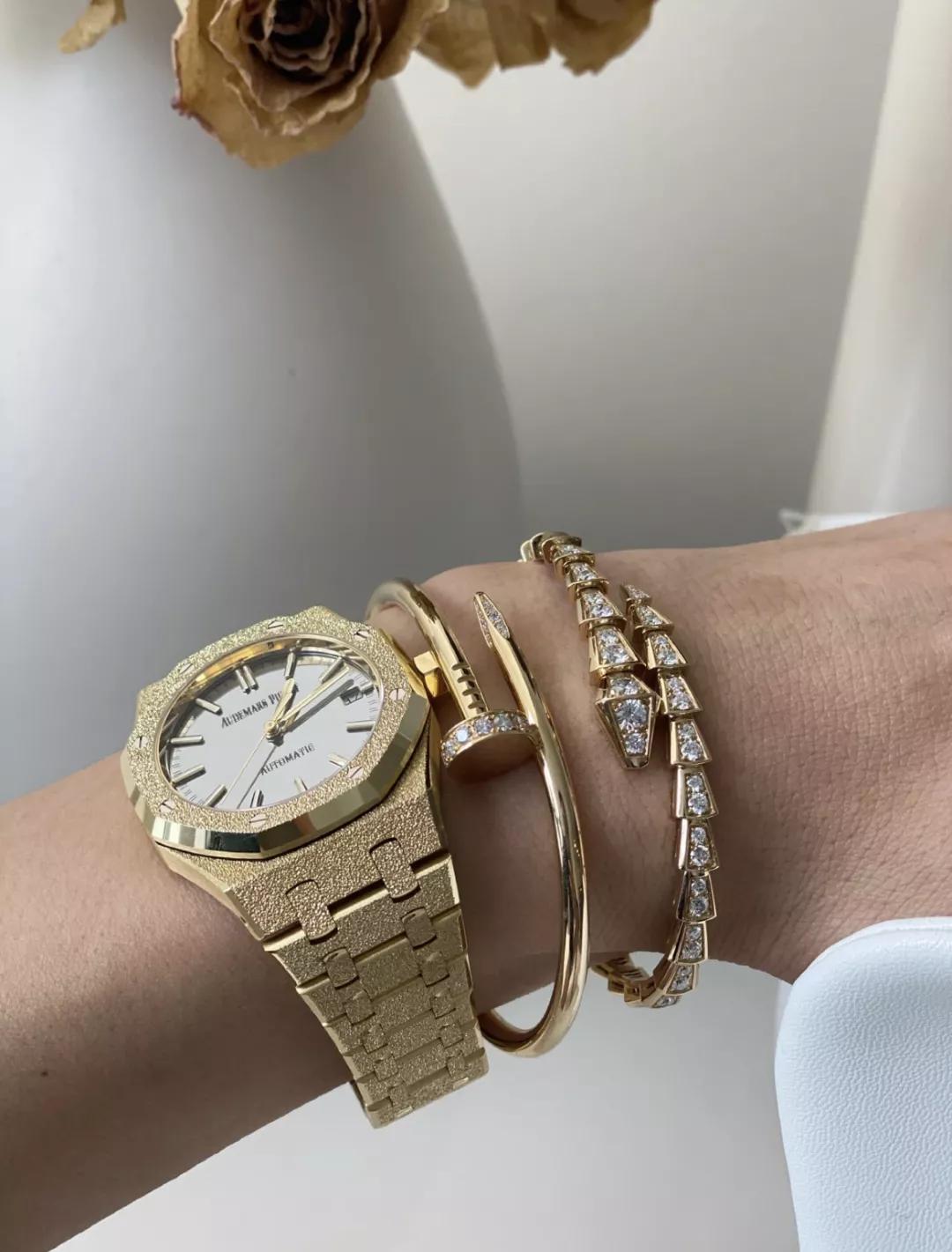 拿私房钱买表,为什么私房钱不能被发现