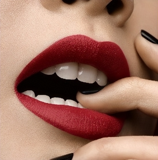 ysl圣罗兰情人节限定香水礼盒,ysl圣罗兰情人节限定三件套