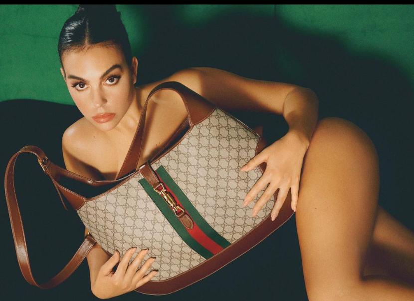 为什么c罗选了一个柜姐,c罗最重要的两个女人