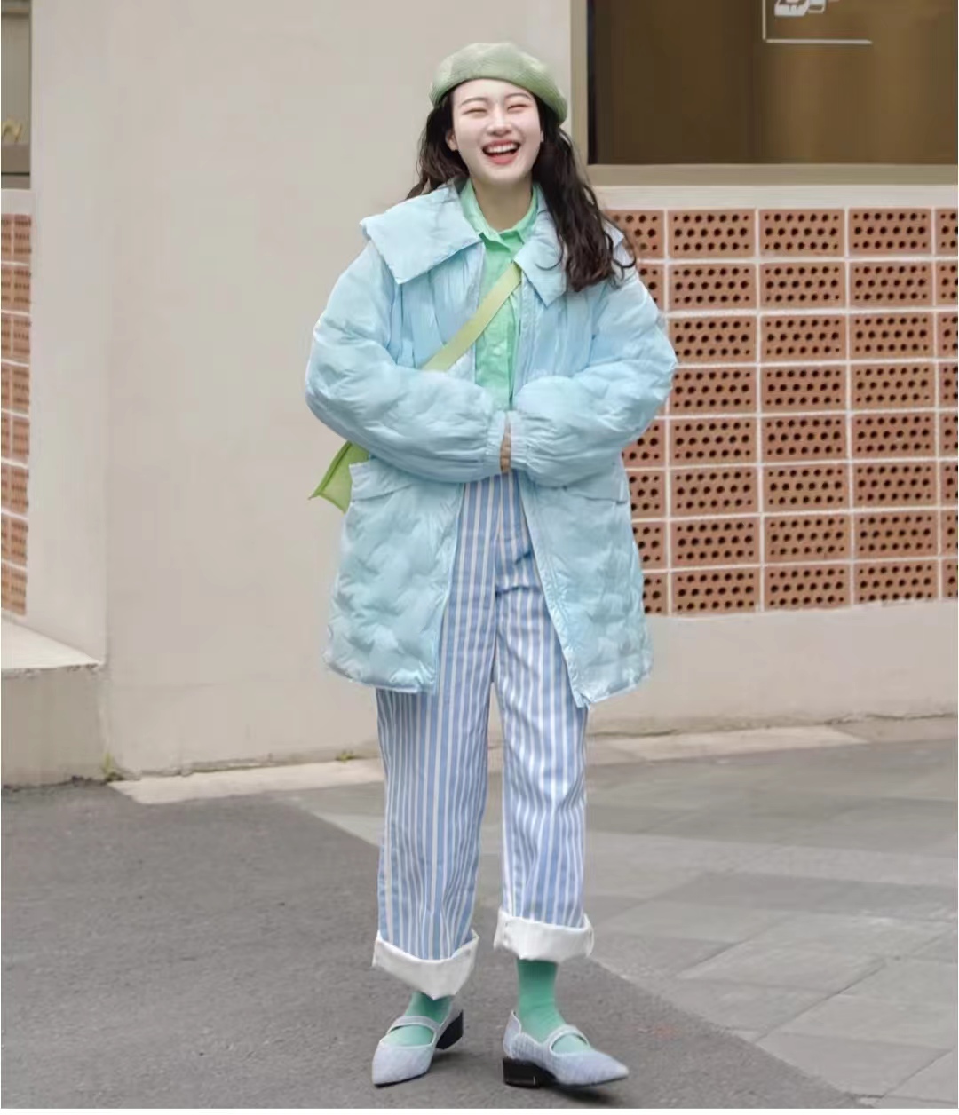 冬季穿什么颜色的羽绒服比较百搭,每个色系都很好看