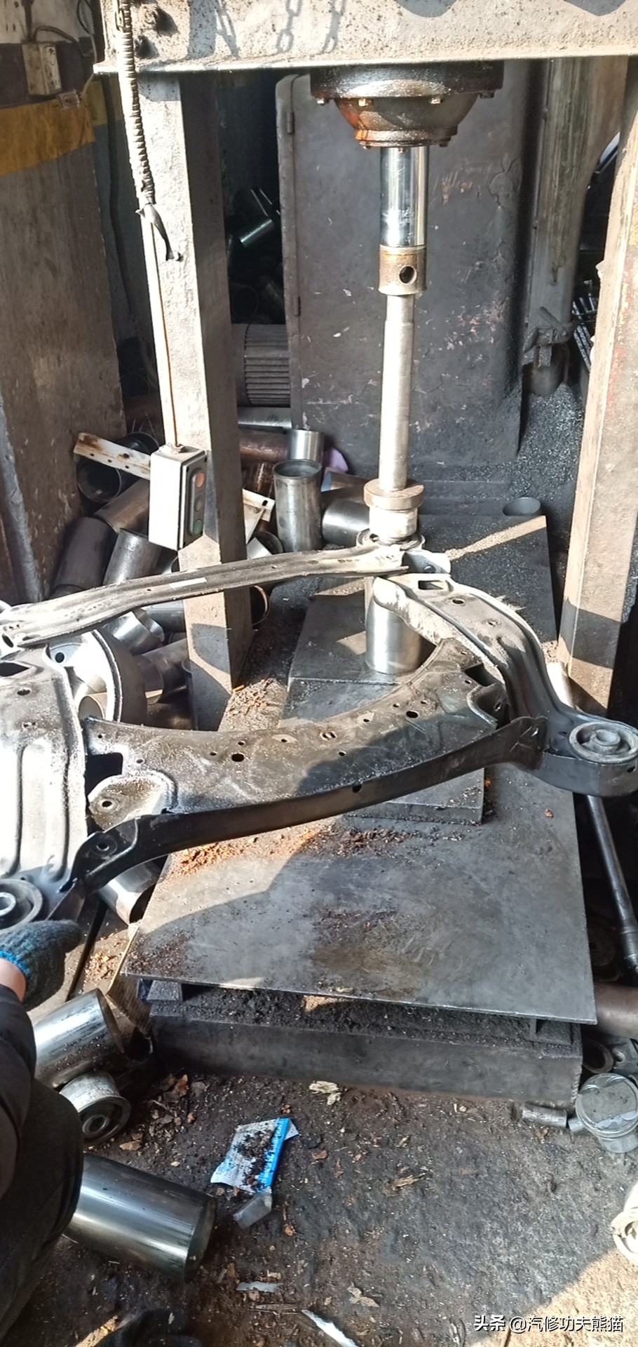 08年奥迪a6l机油压力不足,10年奥迪a6l2.8烧机油严重