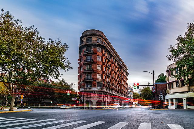 上海年轻人想创业去哪里,上海有哪些行业最挣钱