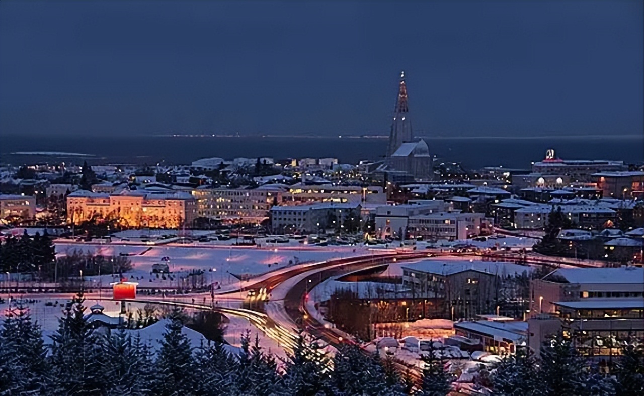 酋长是怎么形成的,酋长国的成立