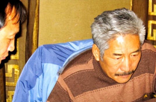 院长在宾馆给女主播治痔疮,某院长给网红治疗痔疮