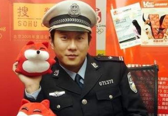 网红交警谭乔名场面,拯救无数司机的“网红交警”谭乔