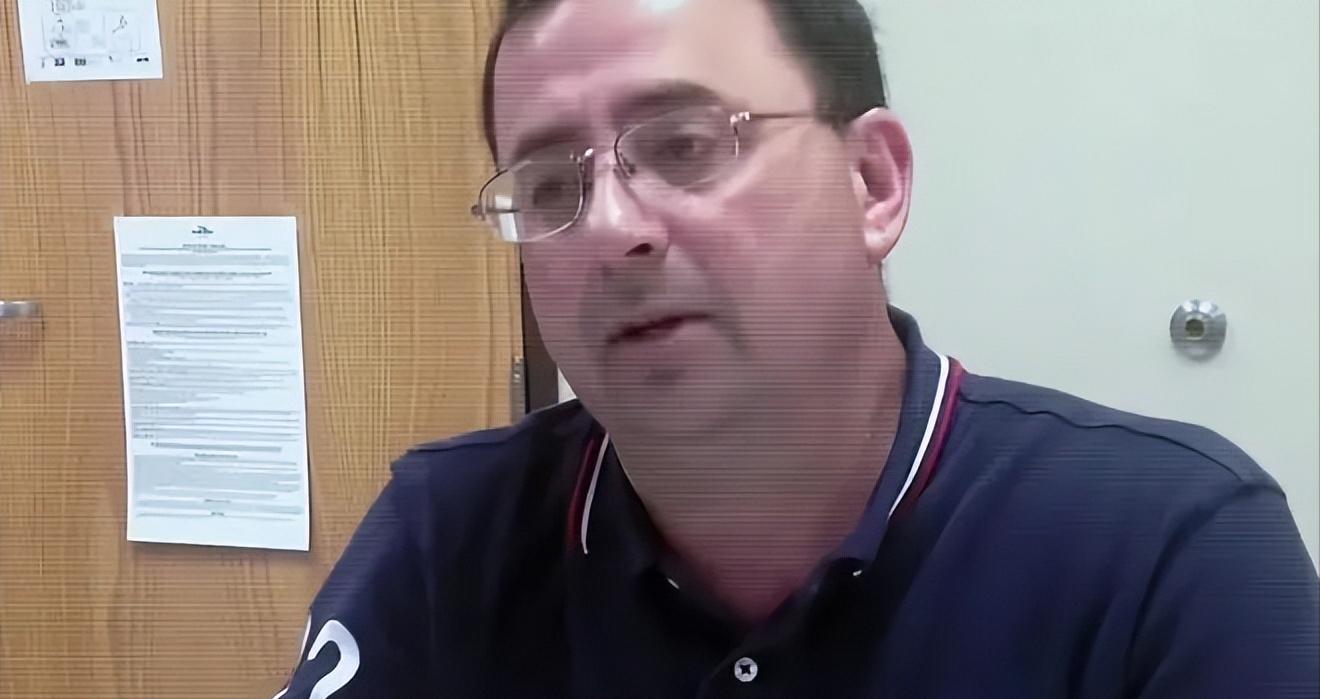 前美国体操队队医纳萨尔性侵犯案,美国队医纳萨尔治疗教学视频