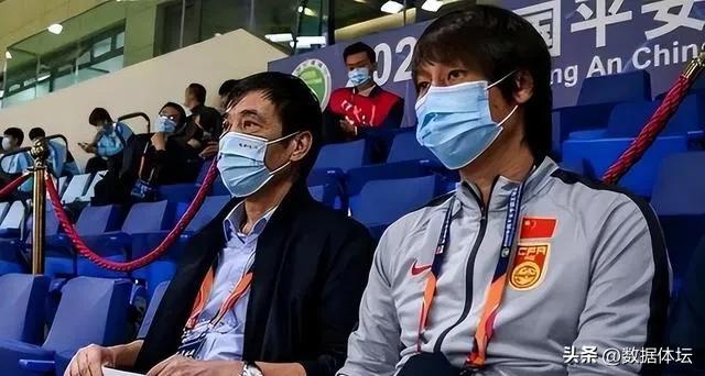 李铁对各球员的评价,外教足球教练评价国足
