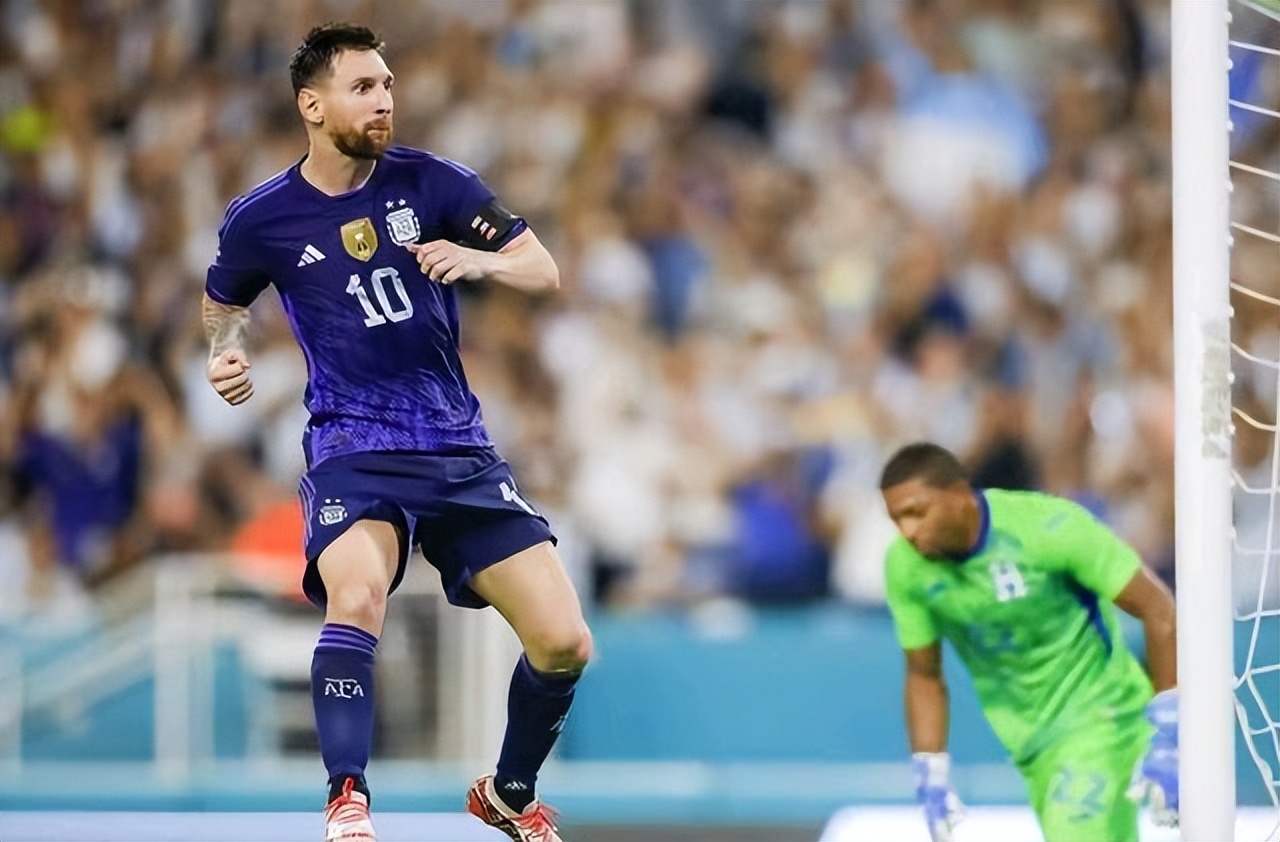 世界足坛20个不可思议的进球,足坛里不可思议的进球