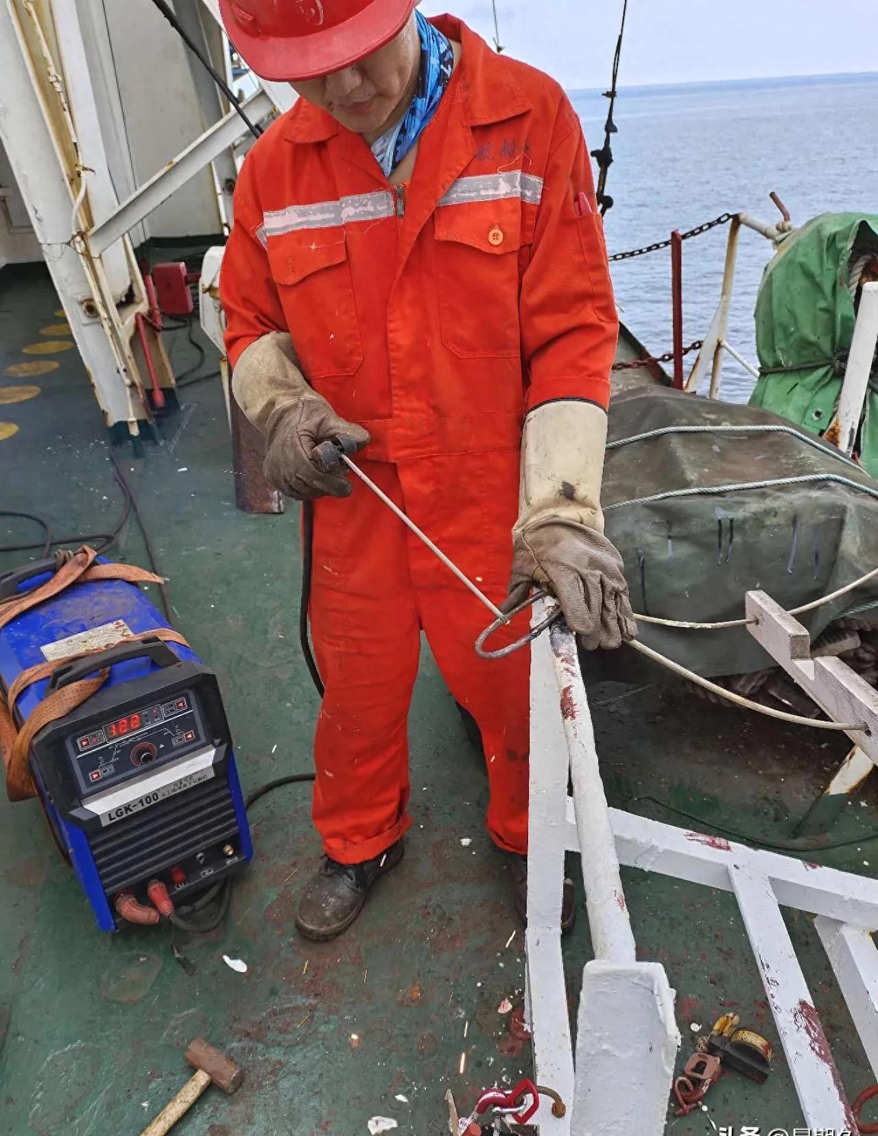 【深海经历】航行中遭遇船长威胁，惊险场面让人惊心动魄