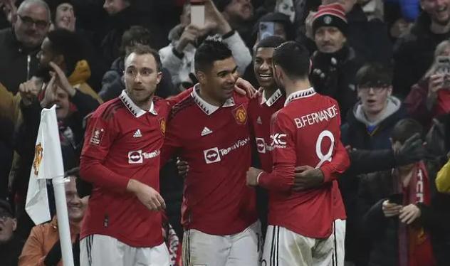 曼联重返老特拉福德,滕圣