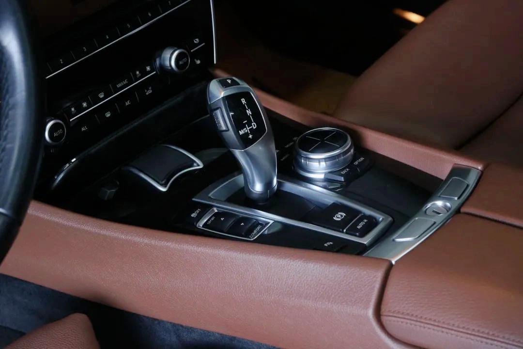 怪兽修车视频全集,13年宝马gt535升级新款内饰