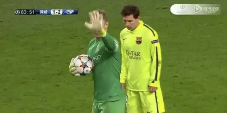 足球名画梅西c罗,c罗回应梅西晒球衣名画