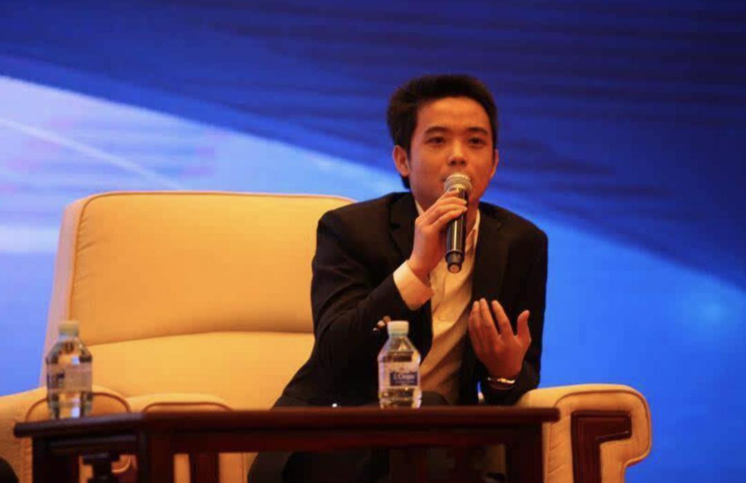 34岁亿万富翁身价,35岁亿万富豪