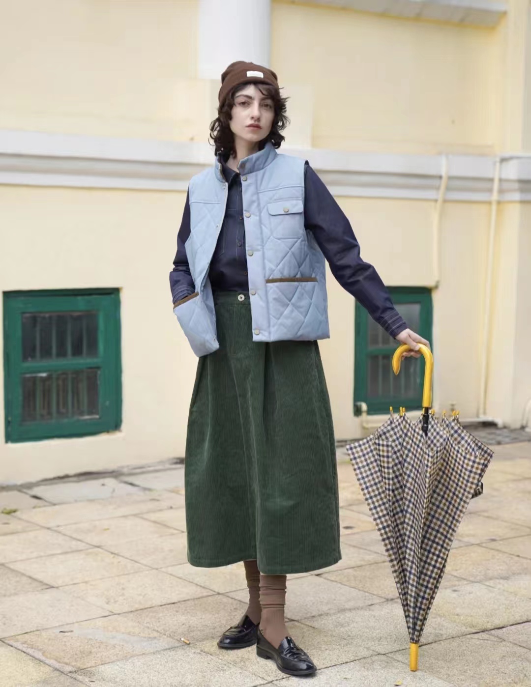 灯芯绒半身裙秋冬怎么搭配,灯芯绒碎花半身裙秋冬