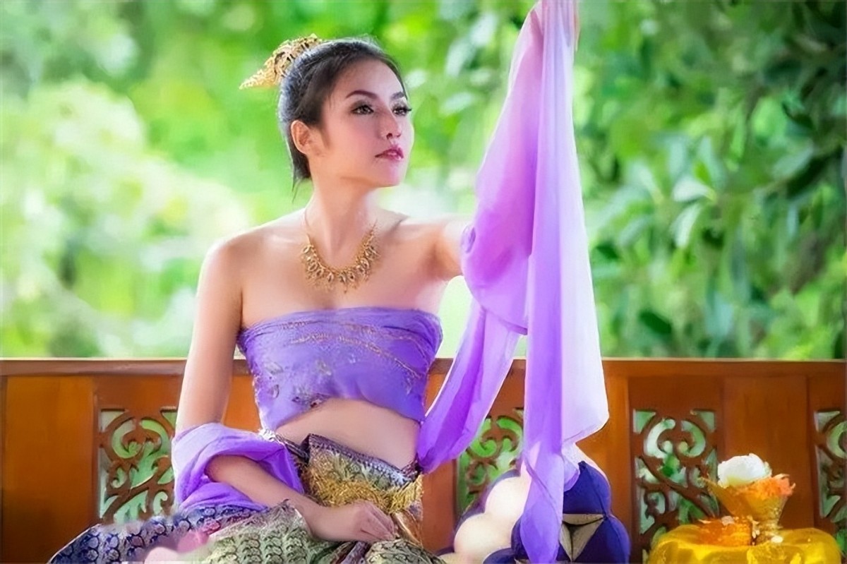 泰国双男主悲剧,泰国双重命运