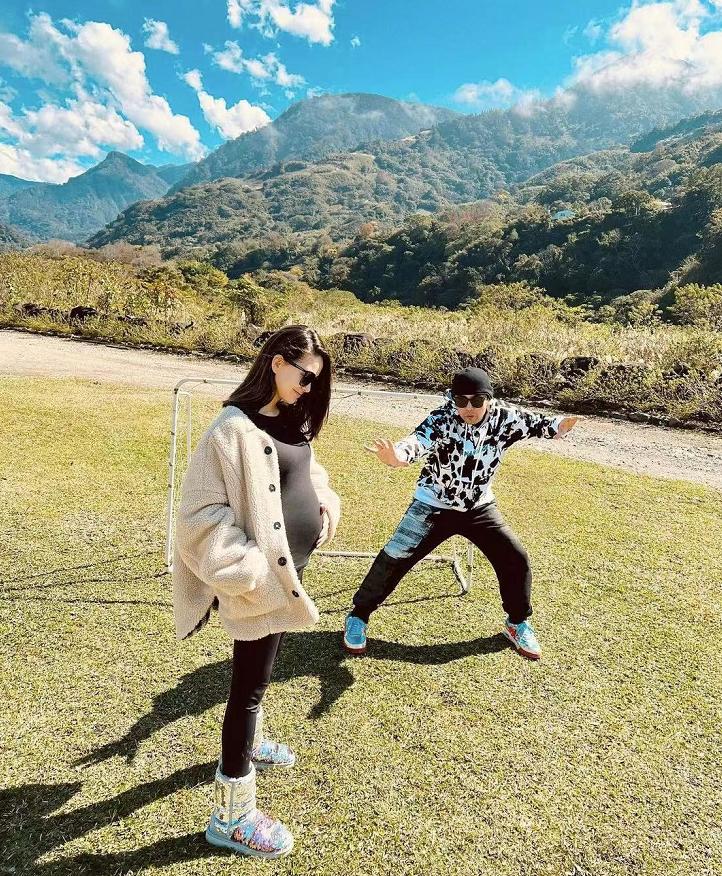 周杰伦官宣昆凌怀三胎了吗,周杰伦称昆凌怀三胎几个月