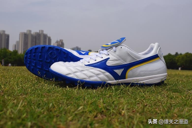 夏季重温2002世界杯的荣光，美津浓MIZUNOWAVECUPLEGENDAS足球鞋