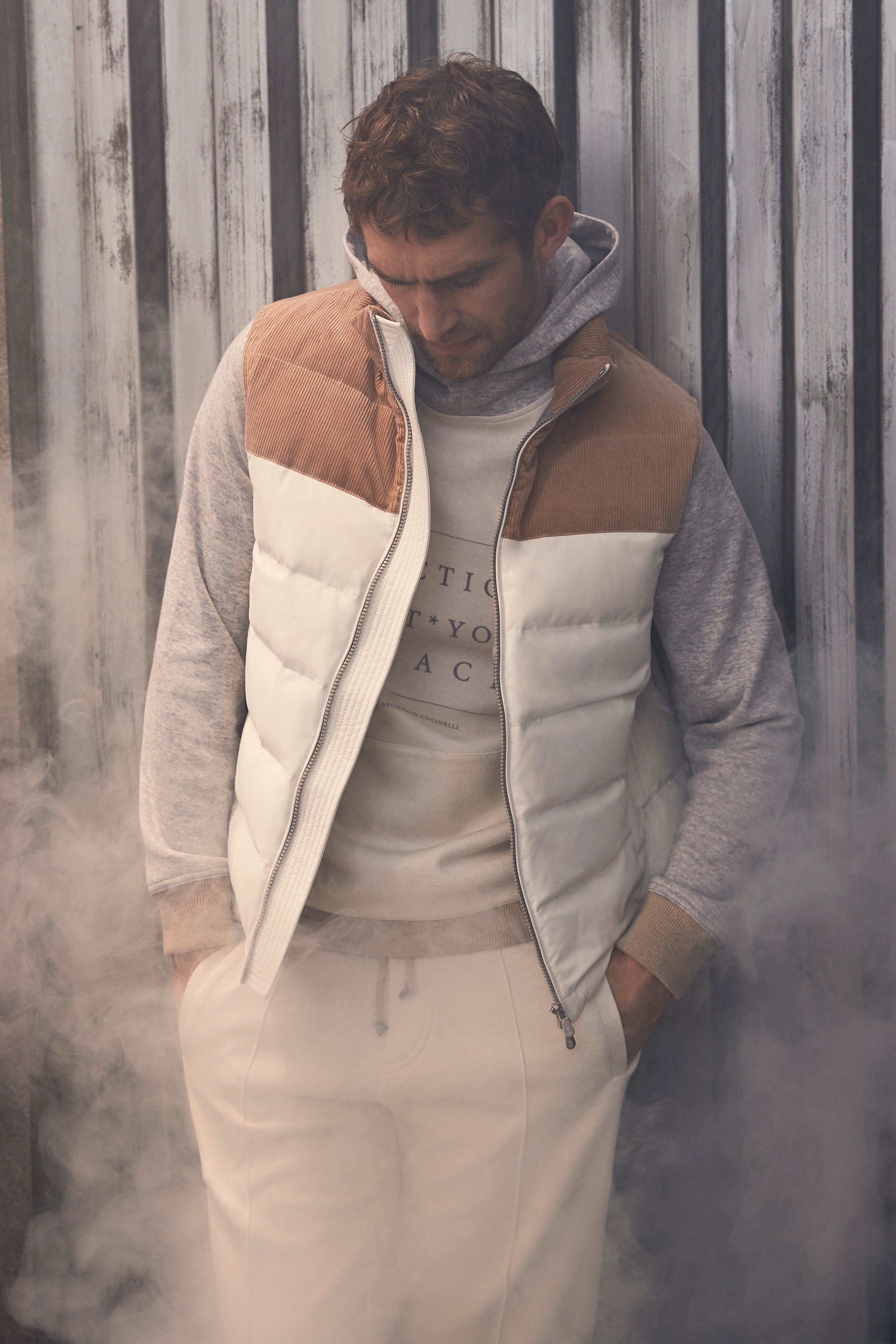 羽绒马甲是鸡肋吗,外穿长款羽绒马甲真不实用