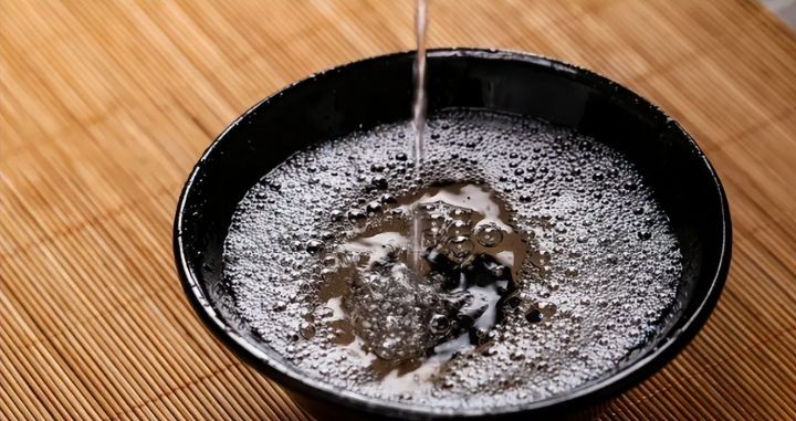 喝红酒醒酒好还是不醒酒好,红酒需要醒酒白酒需要醒酒吗