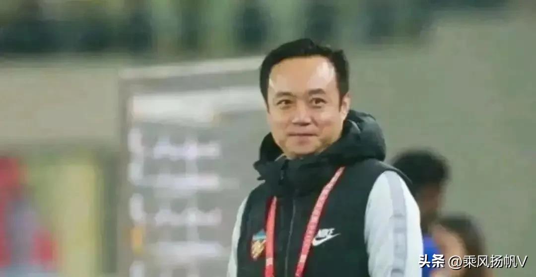 两名足协官员被调查，李铁案有重大突破，背后大佬还能坚决多久