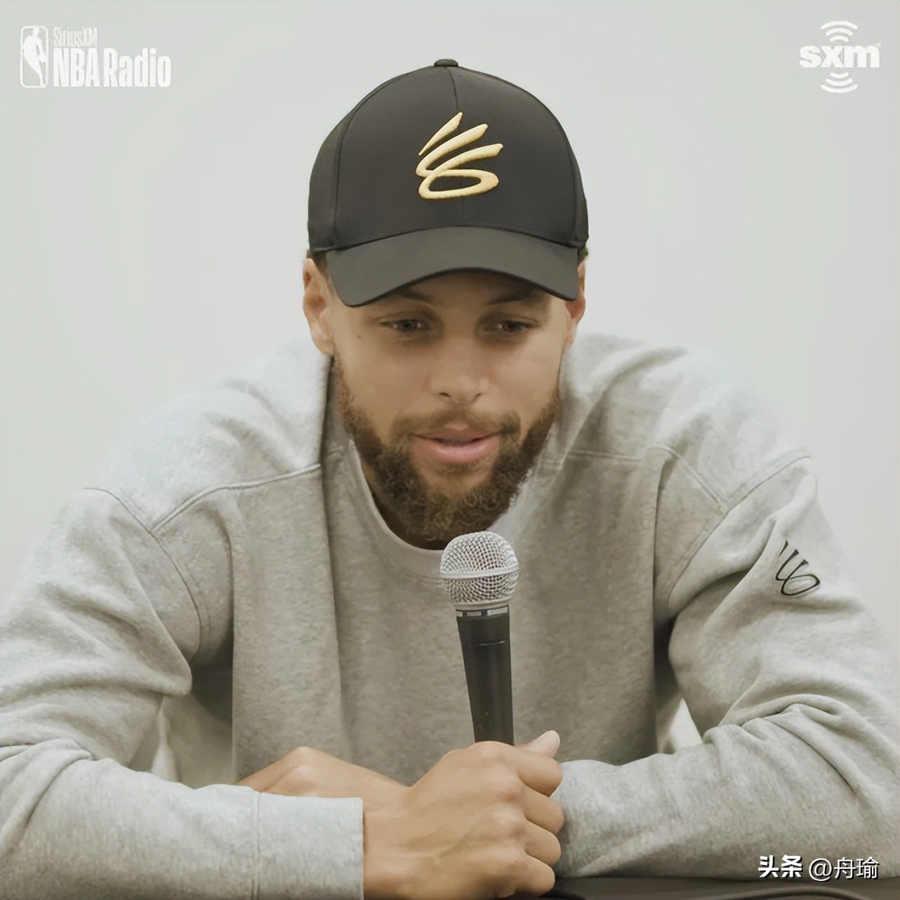 NBA晚报：詹皇转发中国视频，字母哥伸脚绊欧文，胖虎90度崴脚