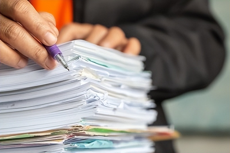 论文里面的摘要和引言有什么区别,论文的引言和摘要有什么区别