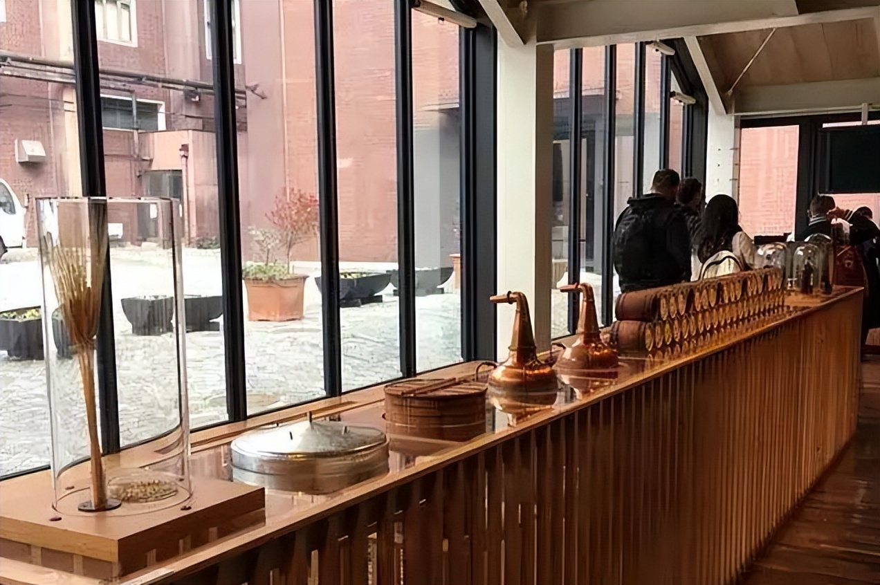 山崎威士忌750毫升和700毫升区别,茅台好喝还是同价位的威士忌好喝