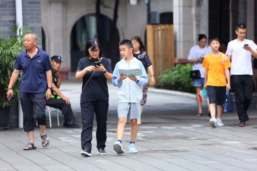 一颗新星落在你我眼眸！双流中学初2023级新生报到纪实