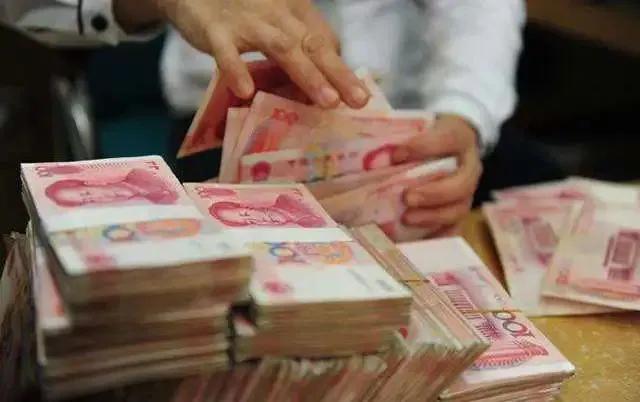 普通人玩抖音是怎么赚到钱的,抖音作品达到什么标准才能赚到钱