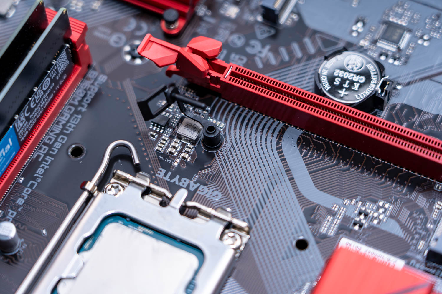 技嘉b760m魔鹰wifi,技嘉b760m魔鹰wifi版几项供电