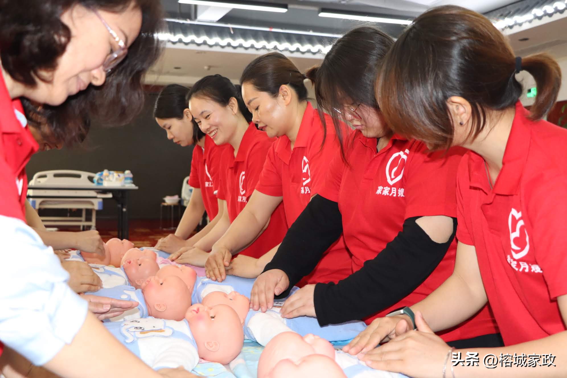 宝宝便便为什么是绿色的,宝宝为什么拉绿色的便便