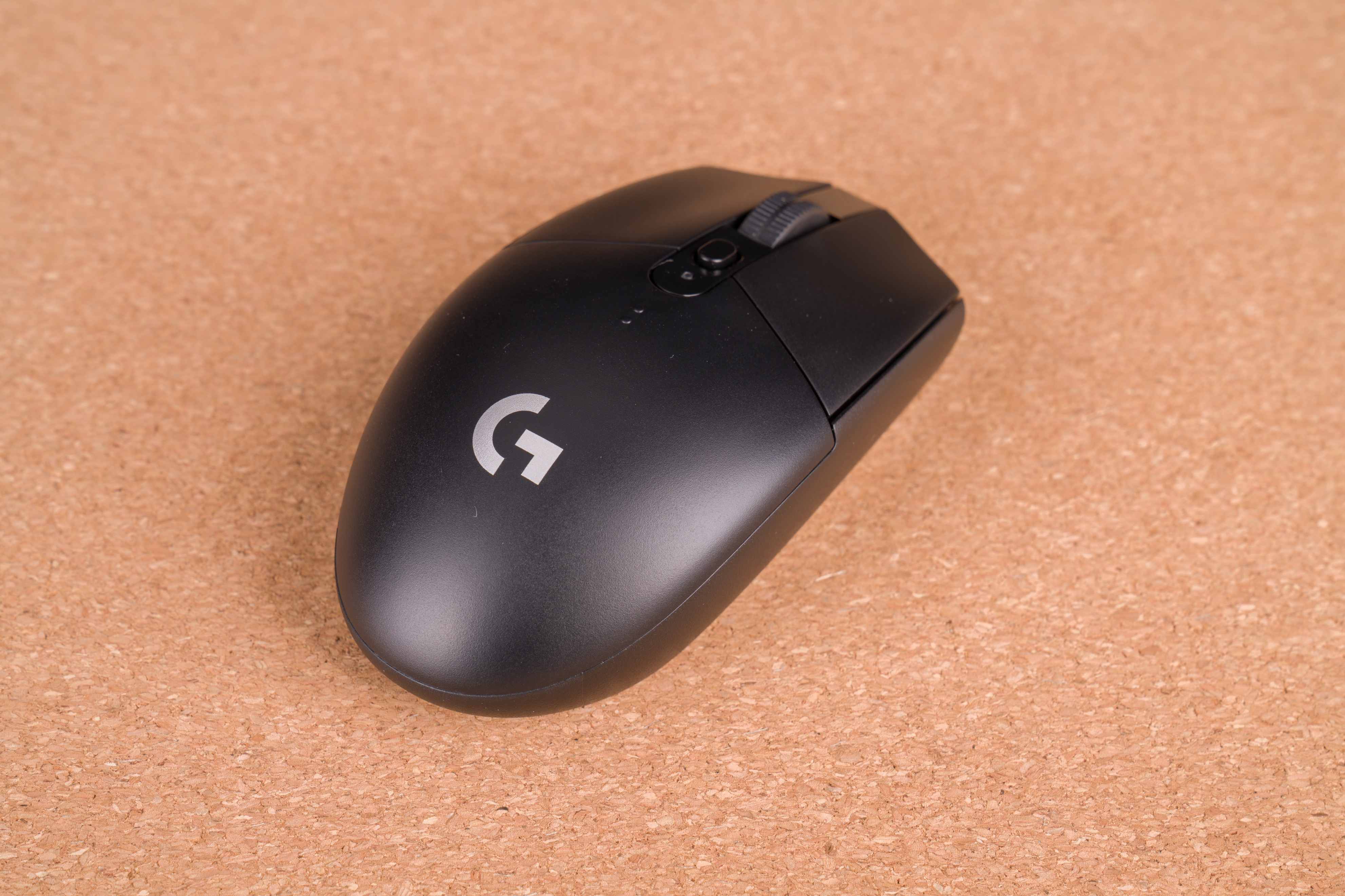 罗技g304和罗技g304SE的区别,有罗技502有没有必要再买罗技g304