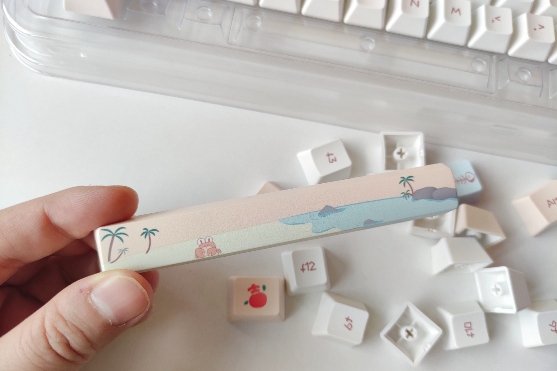 可爱喵喵假期键帽，无限炫彩耳机支架/鼠标垫，雷柏让桌面更完美